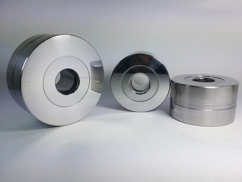 Dado para extruido de tornillos.