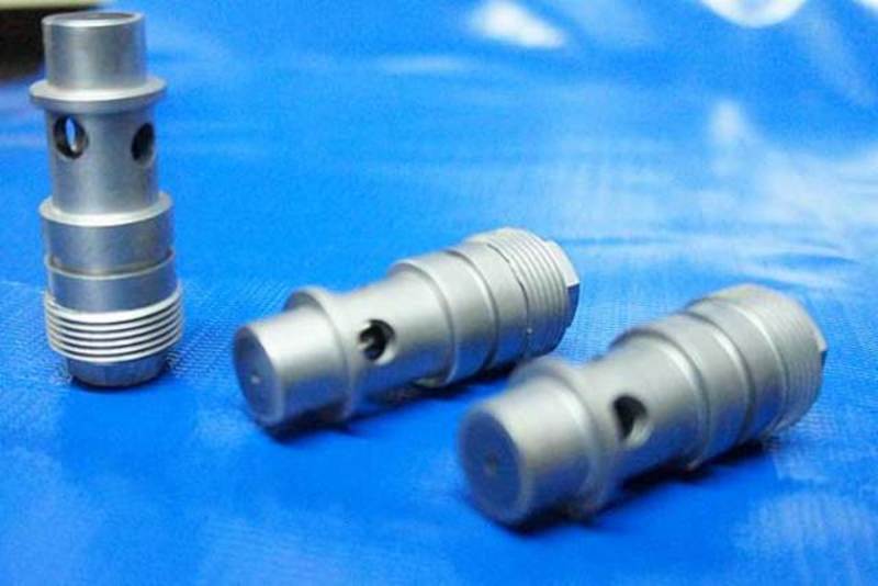 Boquillas para plástico con inserto de Carburo de Tungteno.