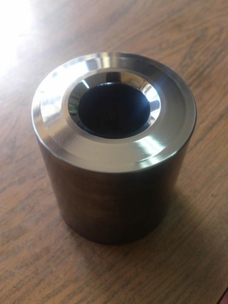 Dado de carburo para la industria tornillera.