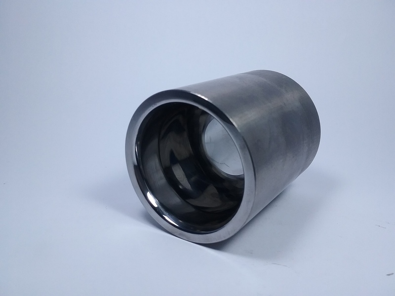 Dados para embutido utilizados en la fabricación de tanques para las bolsas de aire en la industria automotriz.