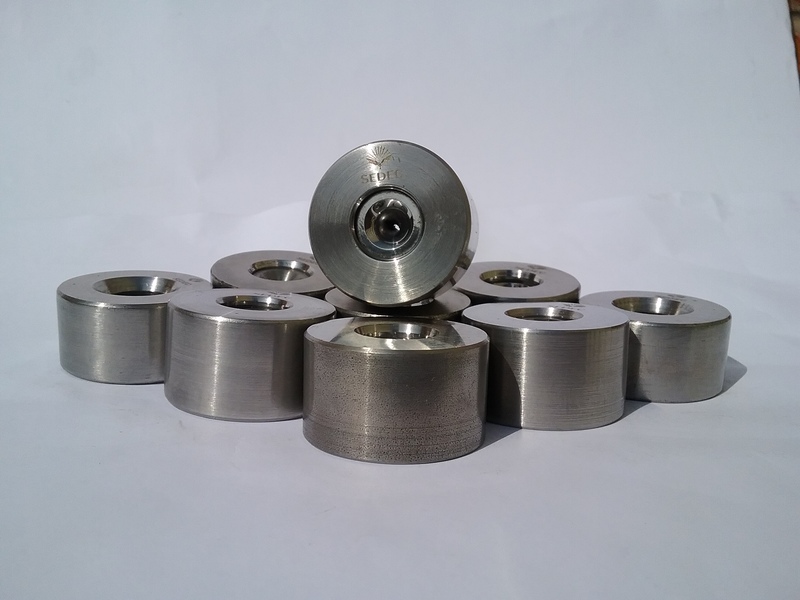 Dados de trefilado para tubo de plata.